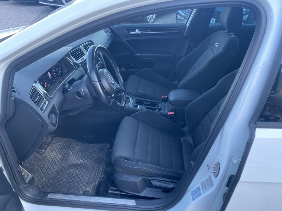 VOLKSWAGEN Golf 2018