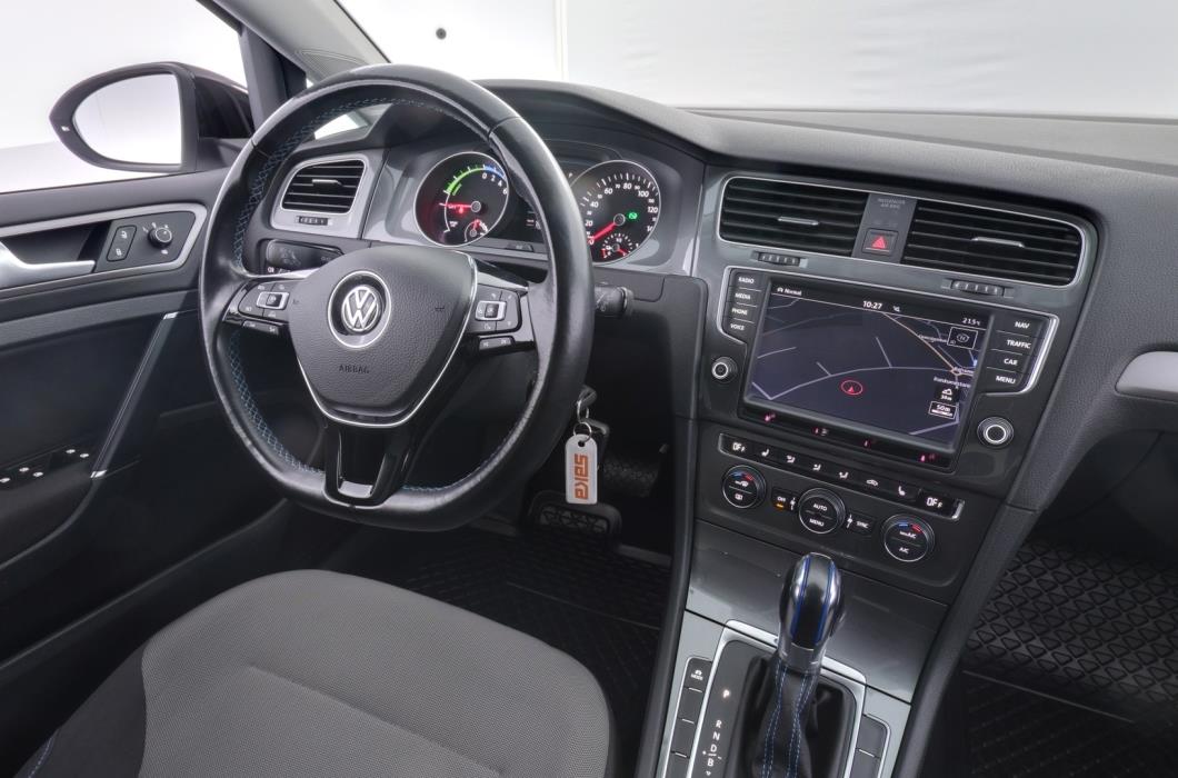 VOLKSWAGEN Golf 2017