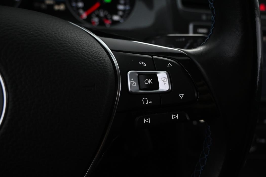 VOLKSWAGEN Golf 2017