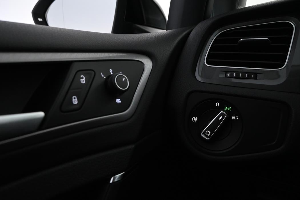 VOLKSWAGEN Golf 2017