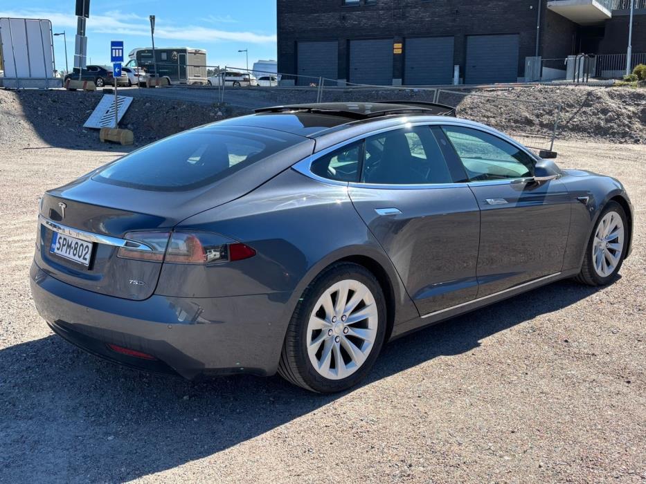 TESLA Model S 2018