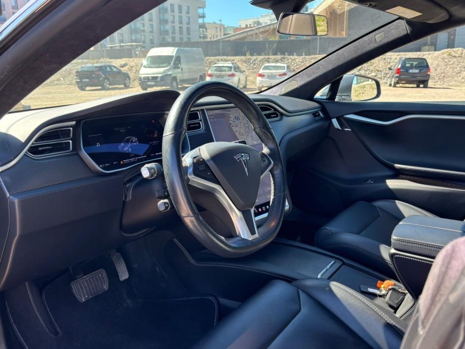 TESLA Model S 2018