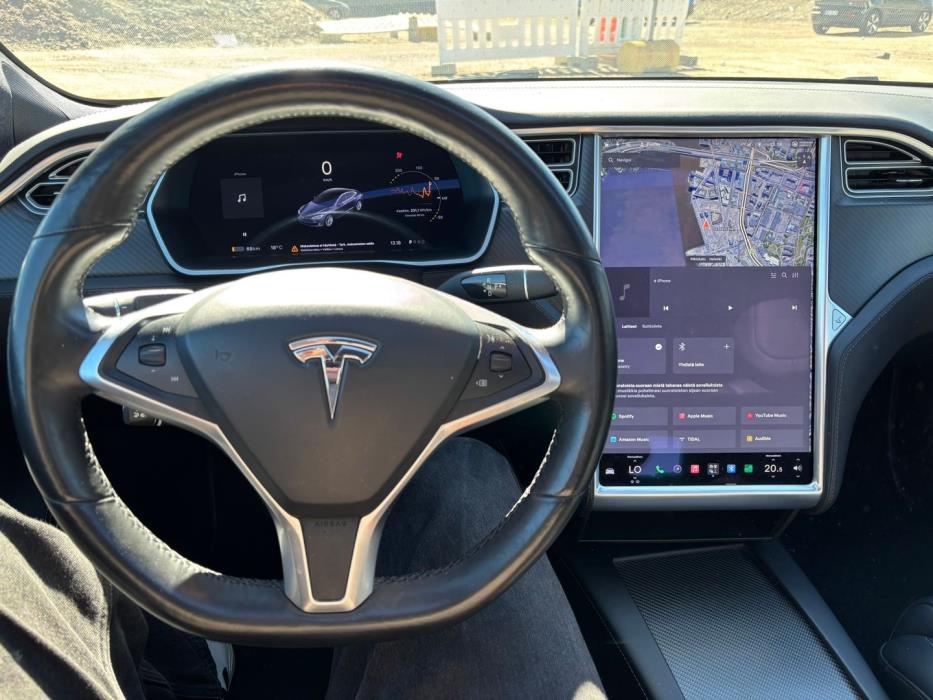 TESLA Model S 2018