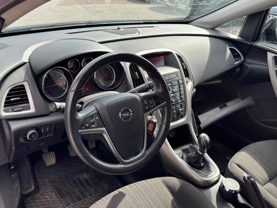 OPEL Astra 2010