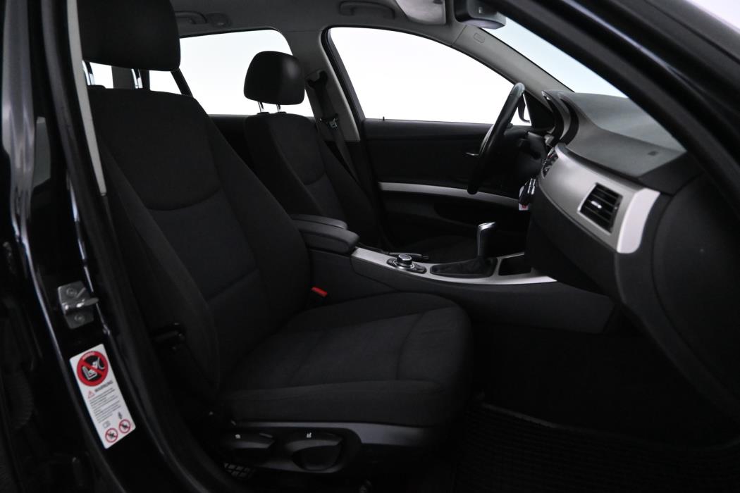 BMW 320 2010