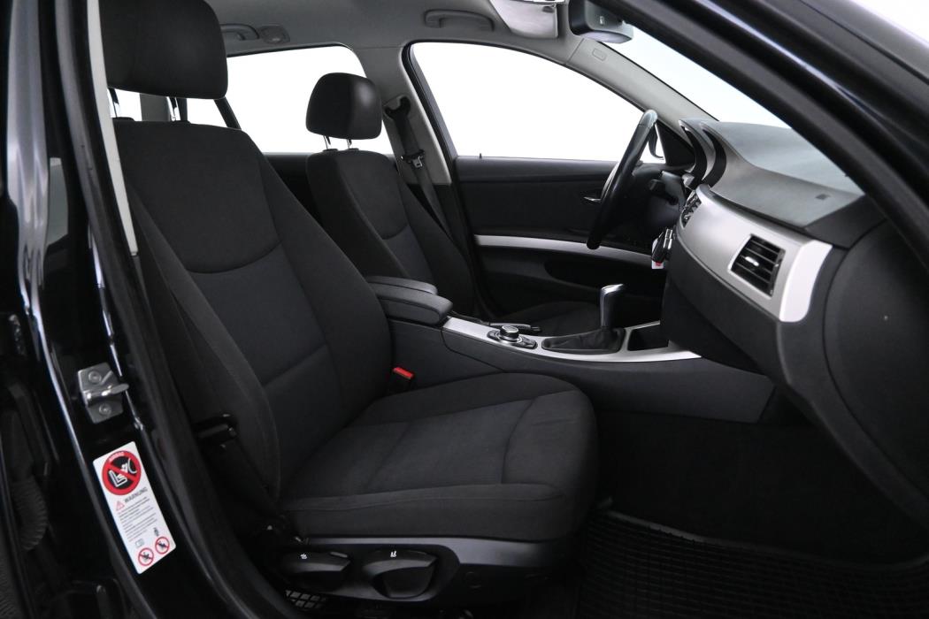 BMW 320 2010