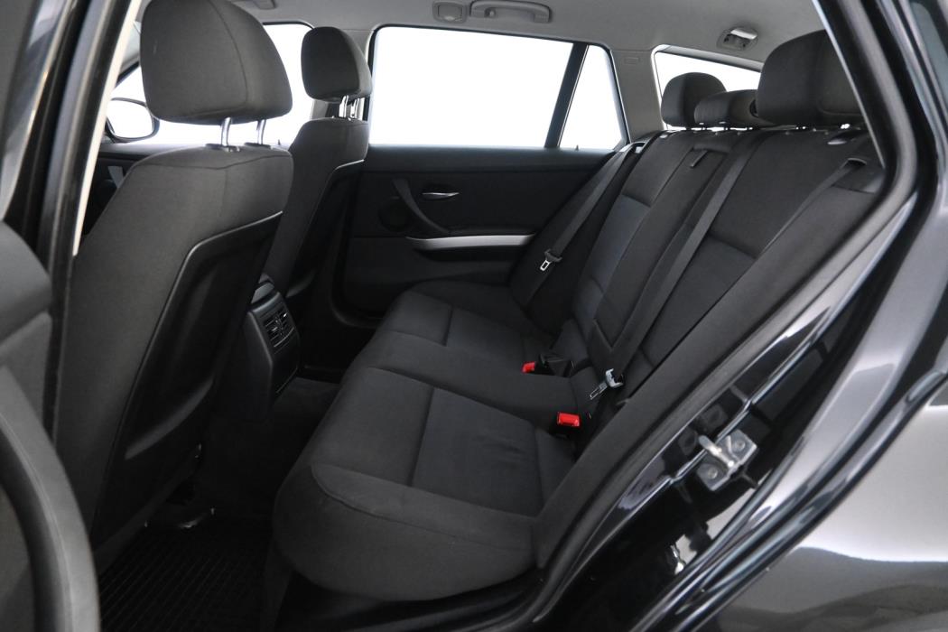 BMW 320 2010
