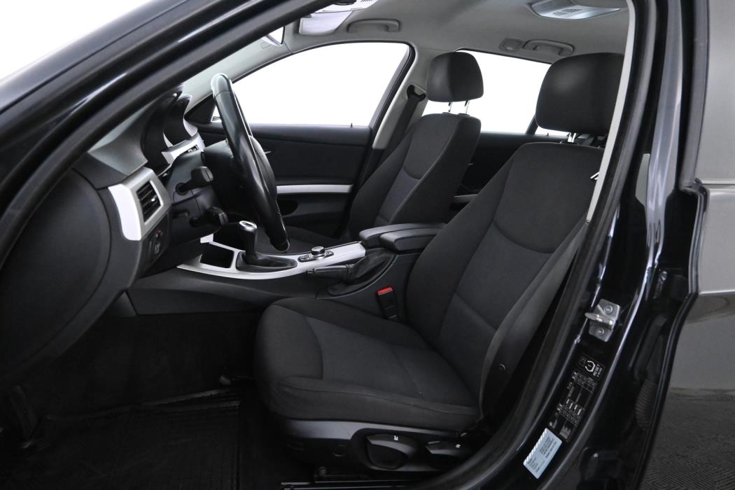 BMW 320 2010
