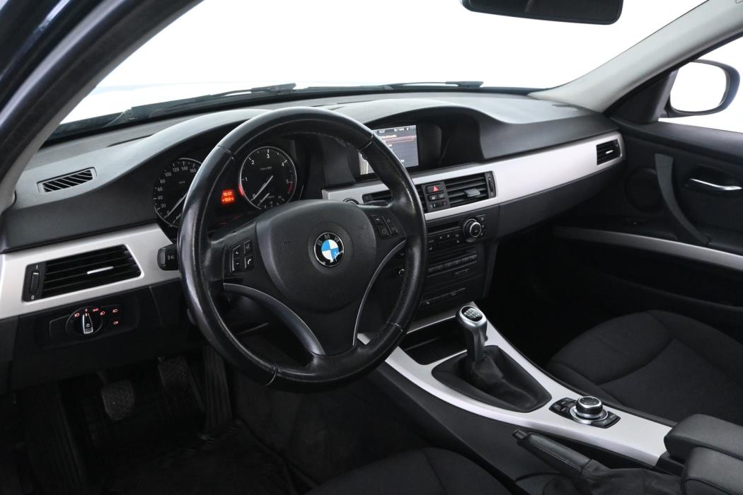 BMW 320 2010