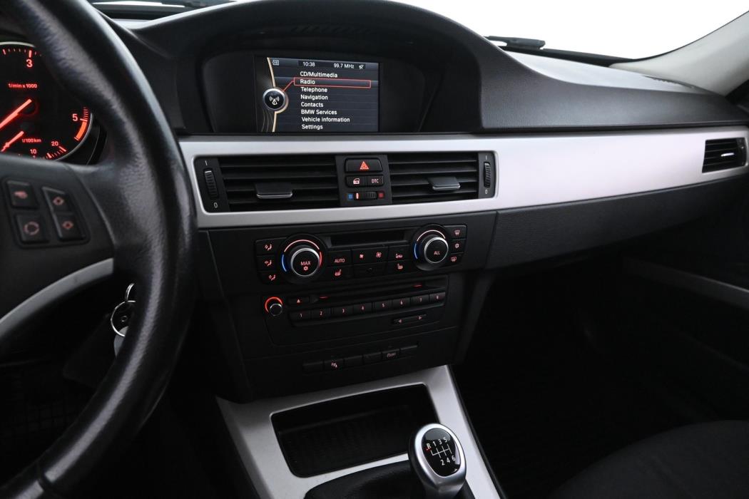 BMW 320 2010