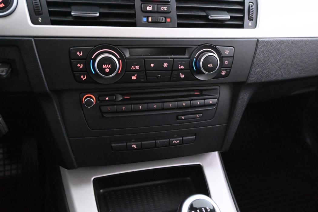 BMW 320 2010