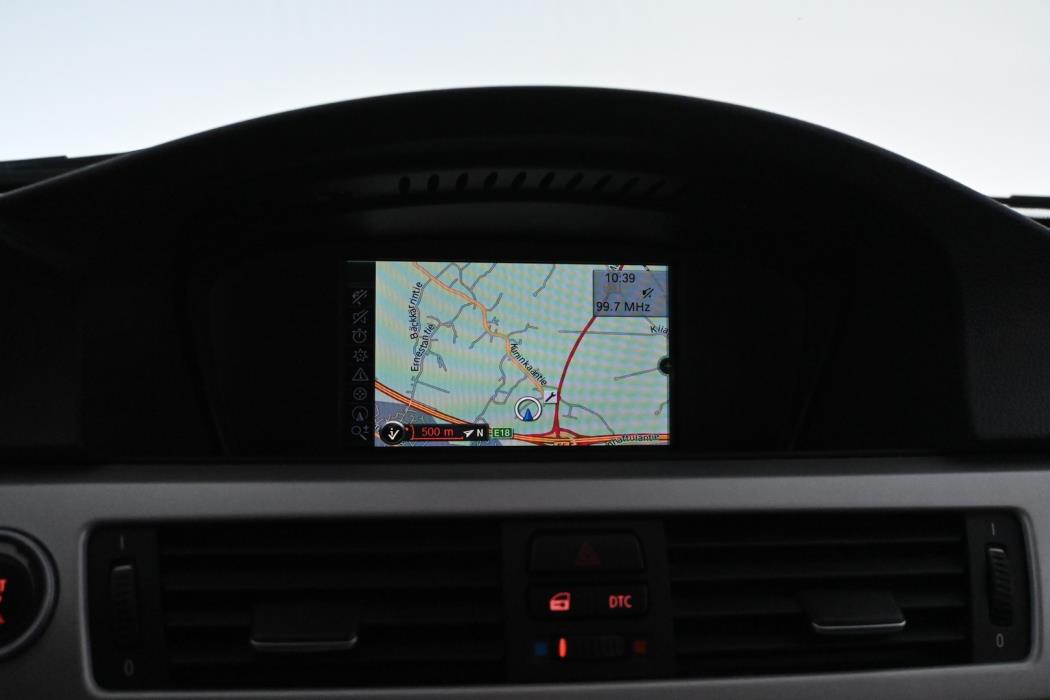BMW 320 2010