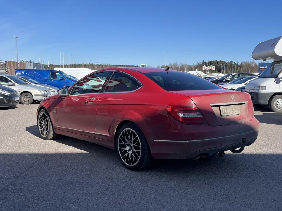 MERCEDES-BENZ C 2011