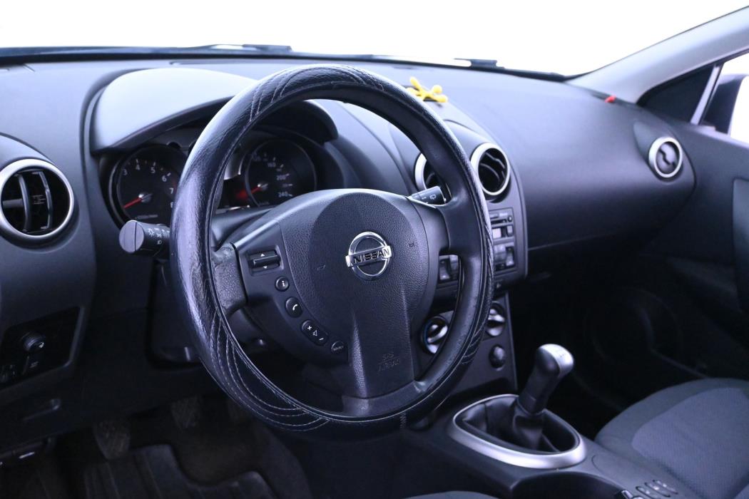 NISSAN Qashqai 2010