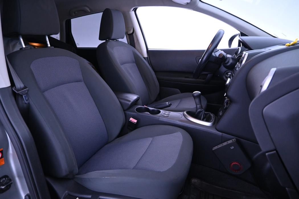 NISSAN Qashqai 2010