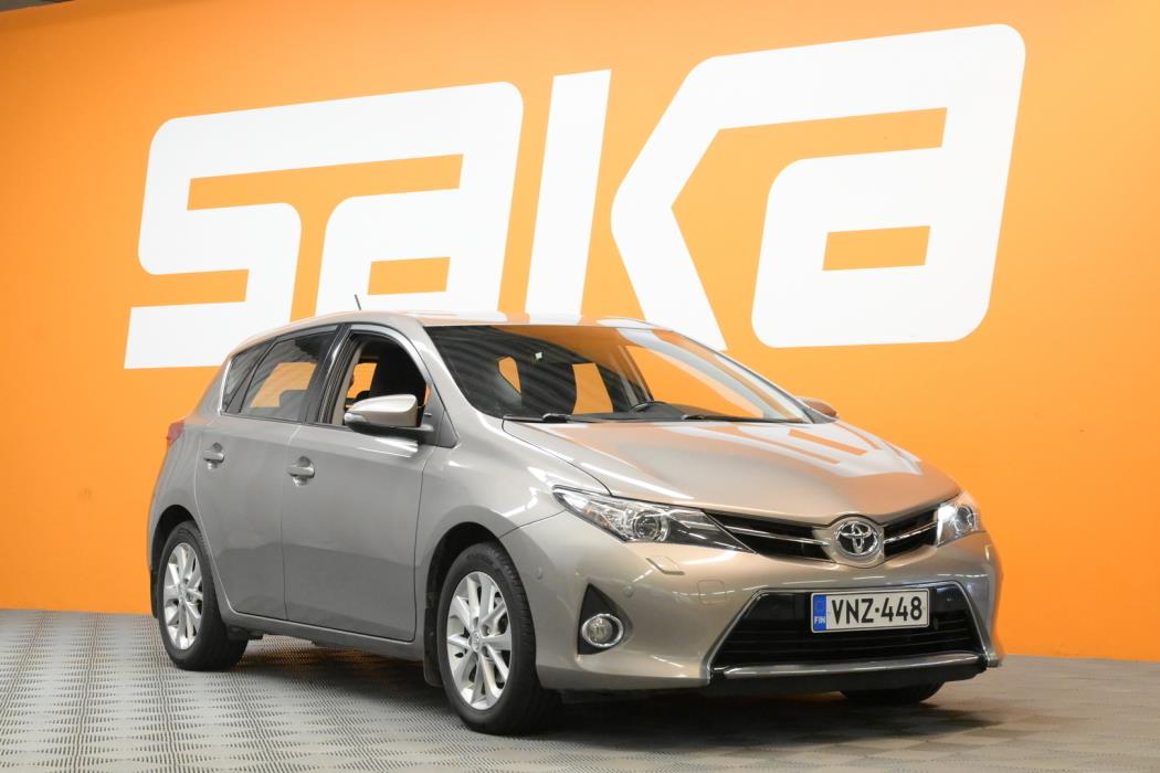 TOYOTA Auris 2013