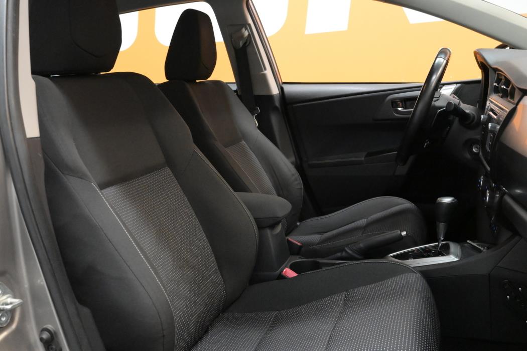 TOYOTA Auris 2013