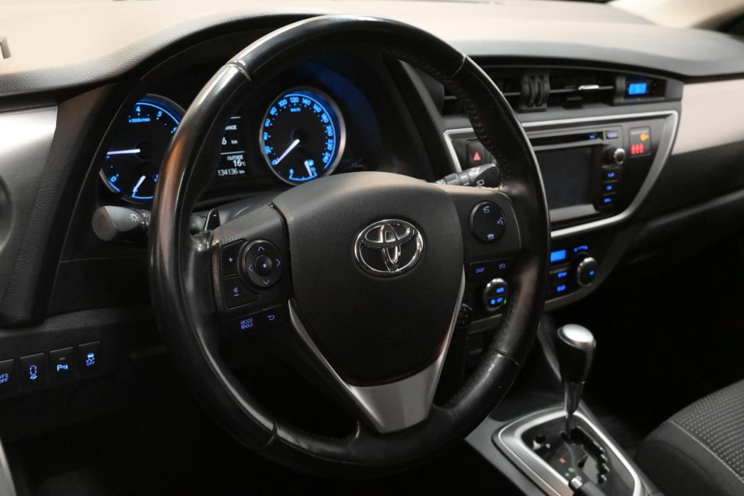 TOYOTA Auris 2013