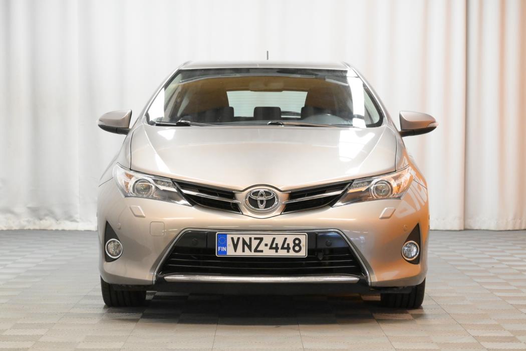 TOYOTA Auris 2013