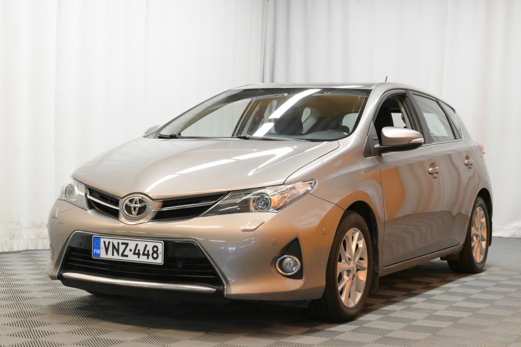 TOYOTA Auris 2013