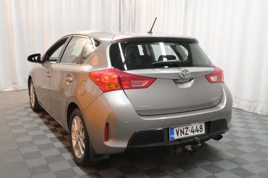 TOYOTA Auris 2013