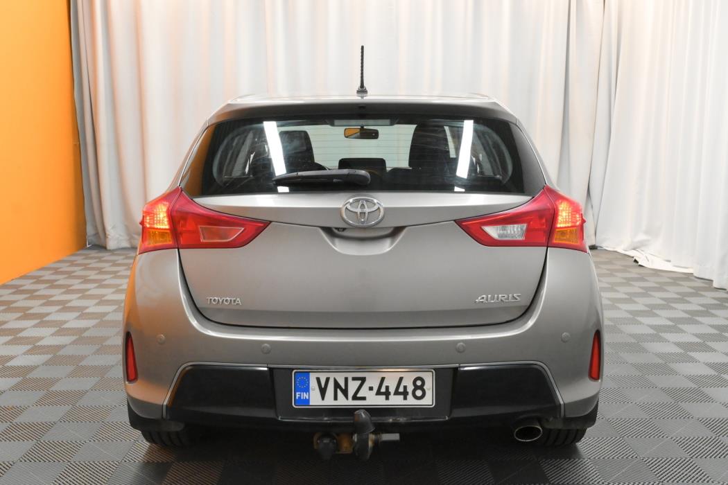 TOYOTA Auris 2013