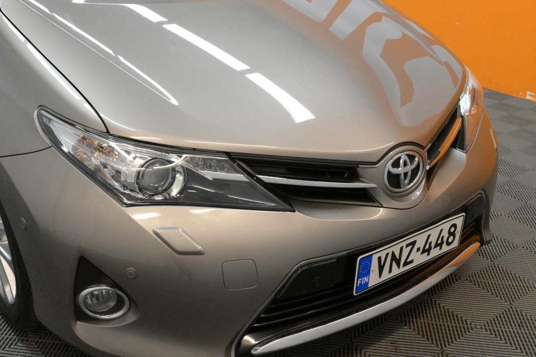 TOYOTA Auris 2013