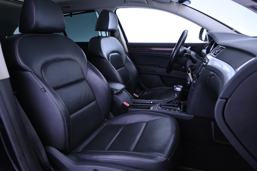 SKODA Superb 2012