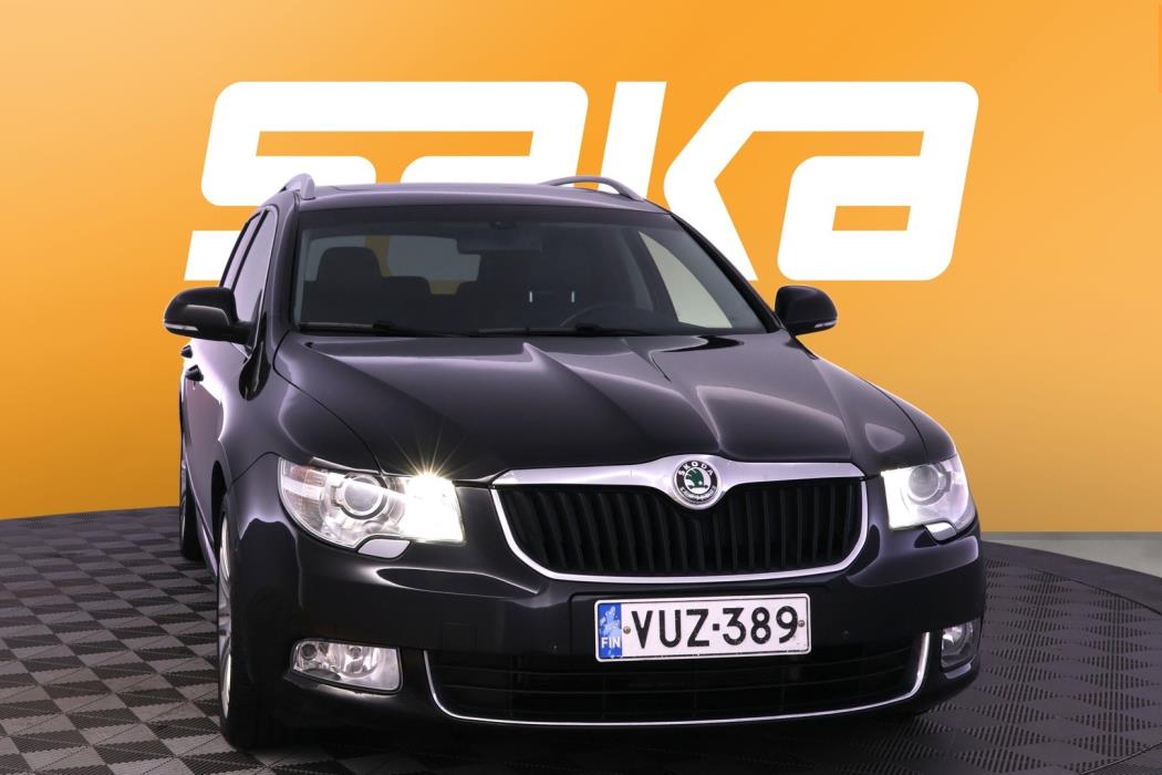 SKODA Superb 2012