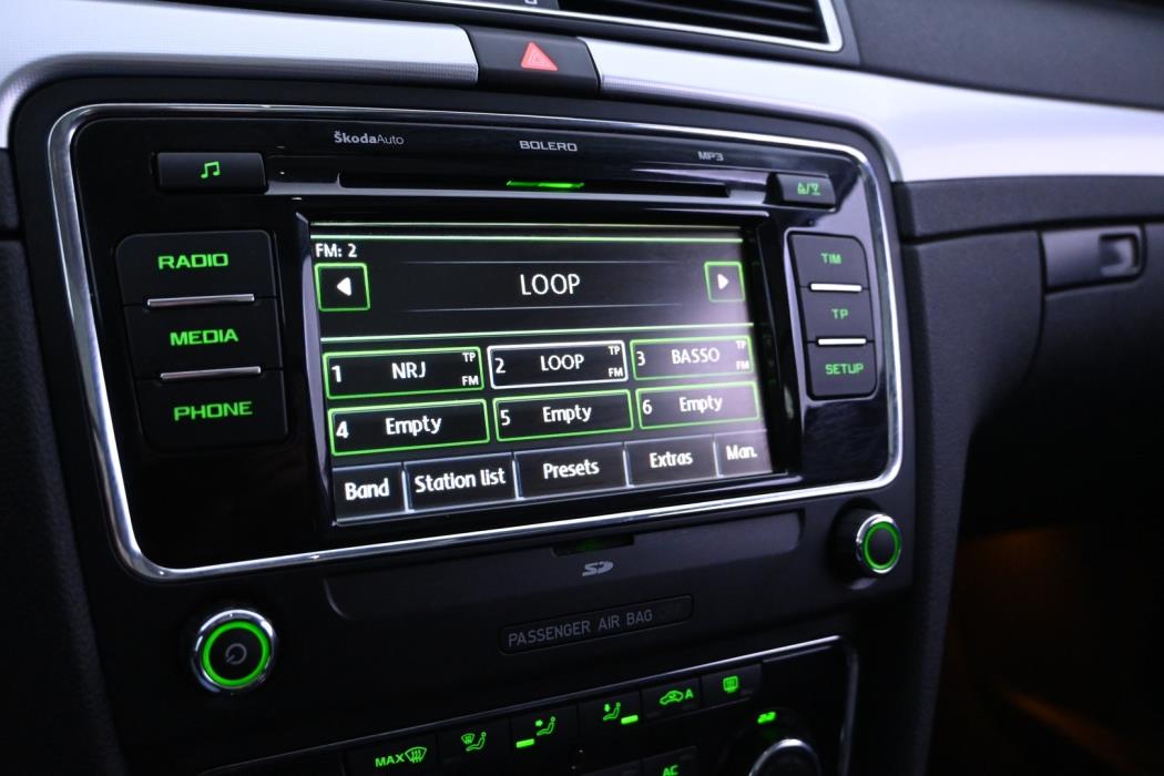 SKODA Superb 2012