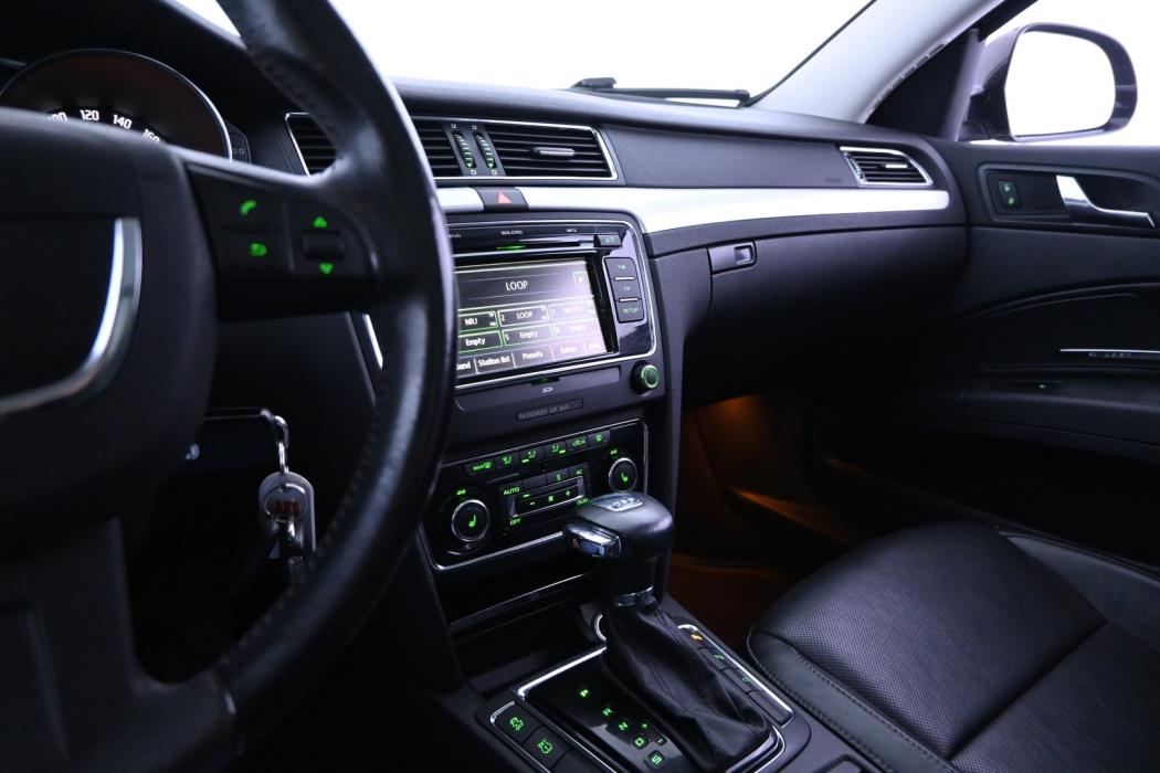 SKODA Superb 2012