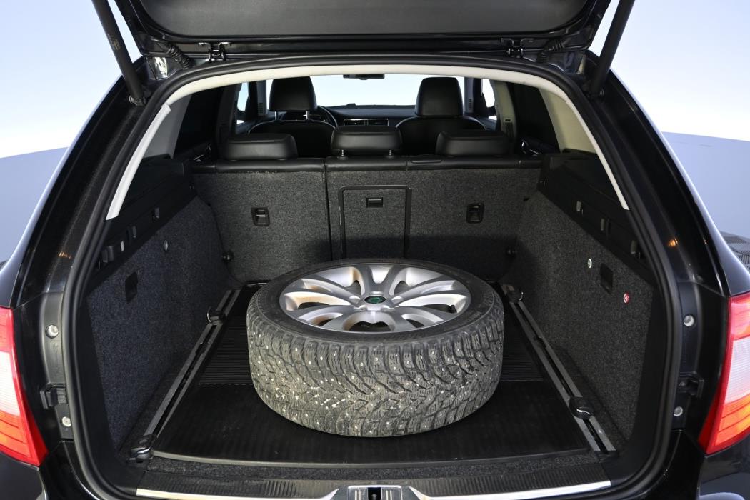 SKODA Superb 2012
