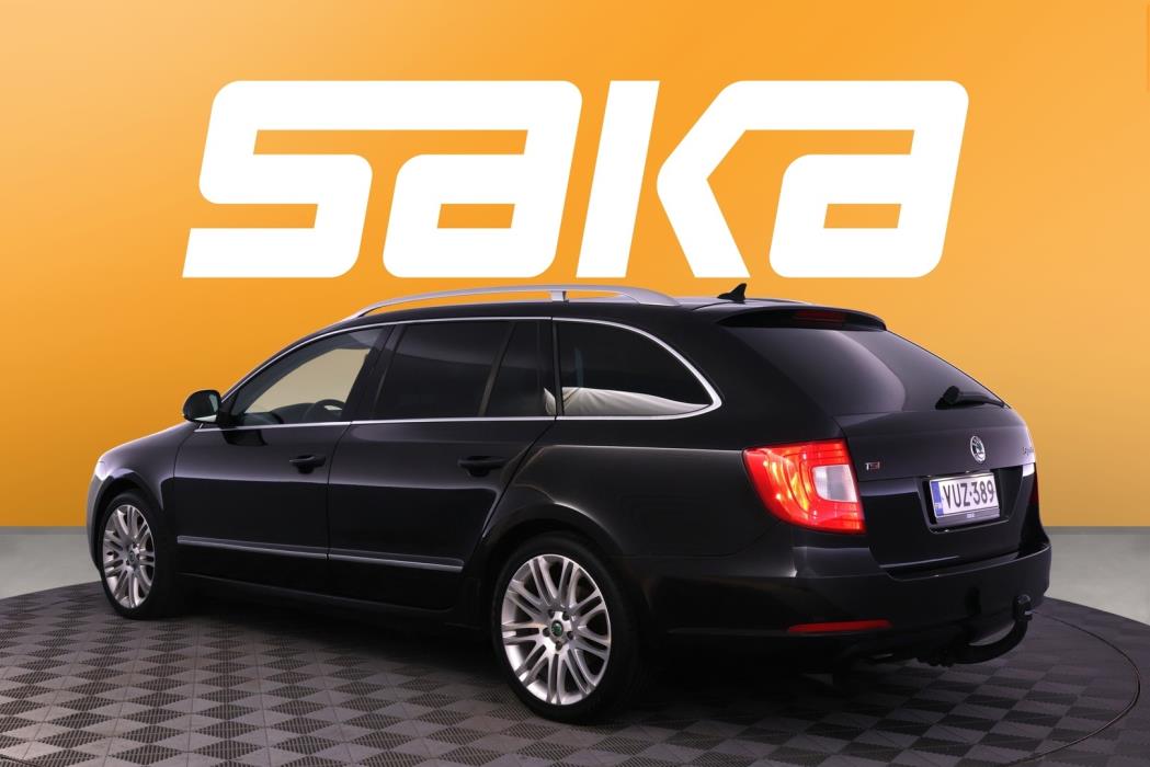 SKODA Superb 2012