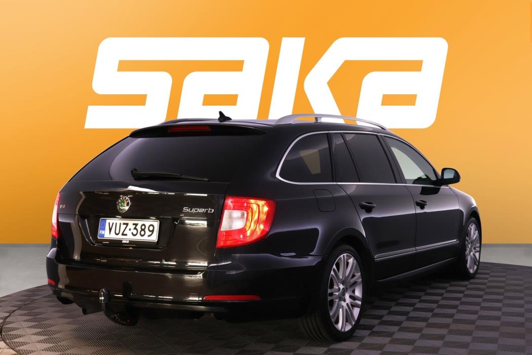 SKODA Superb 2012