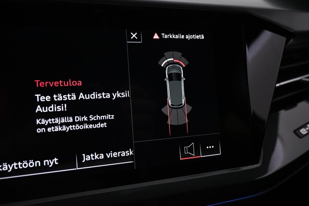 AUDI Q4 e-tron 2022