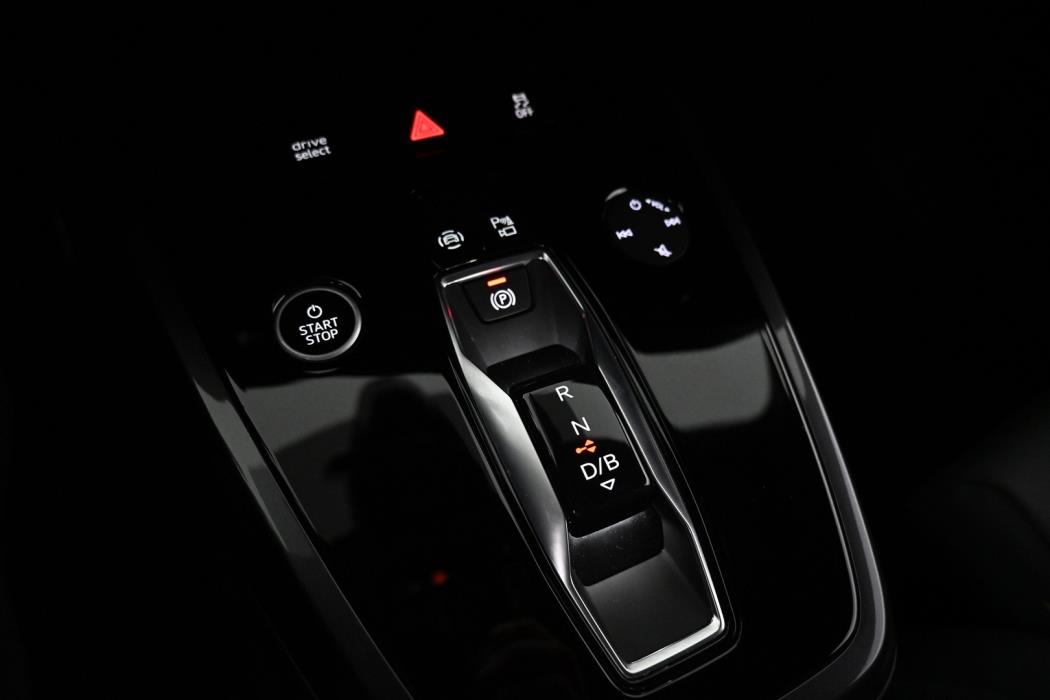 AUDI Q4 e-tron 2022