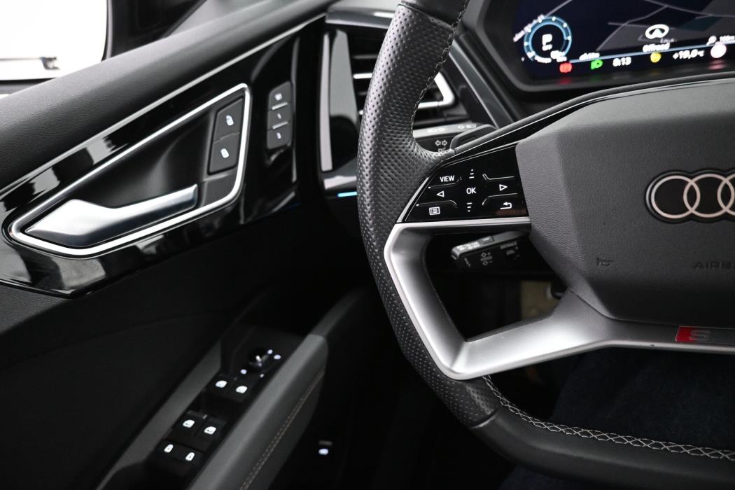 AUDI Q4 e-tron 2022