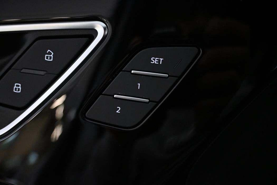 AUDI Q4 e-tron 2022