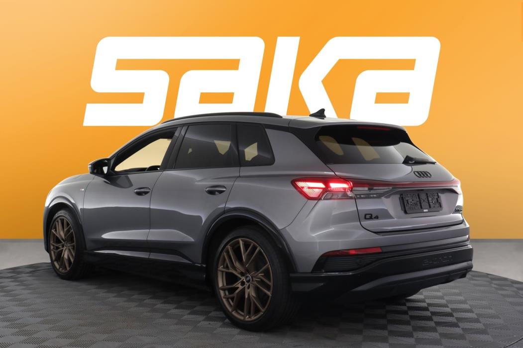 AUDI Q4 e-tron 2022