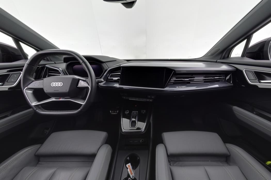AUDI Q4 e-tron 2022