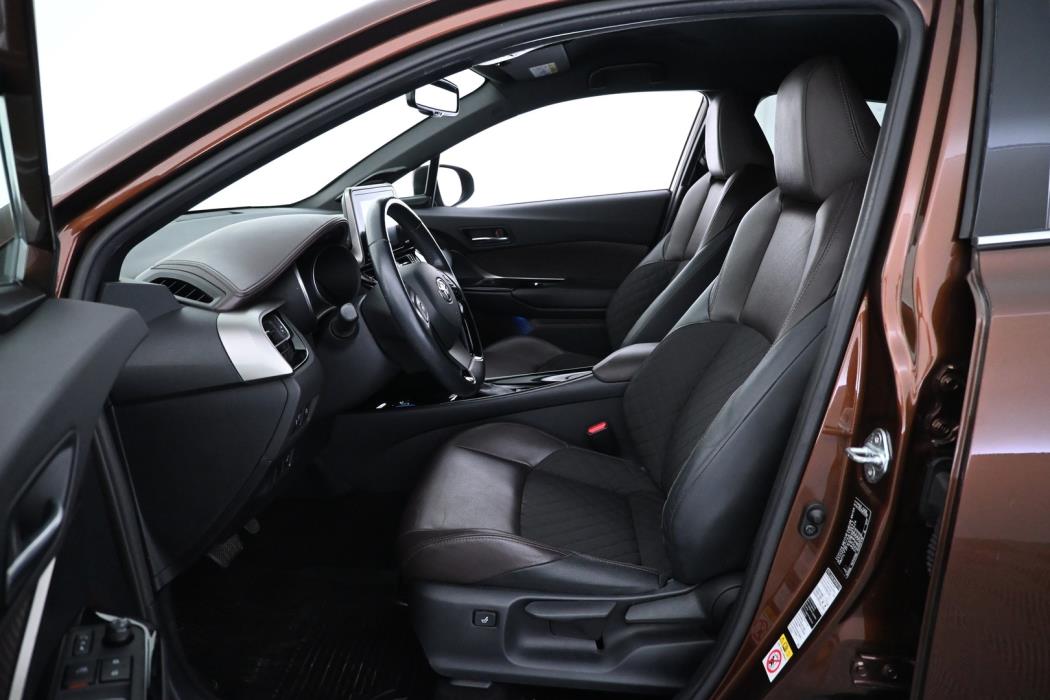 TOYOTA C-HR 2017