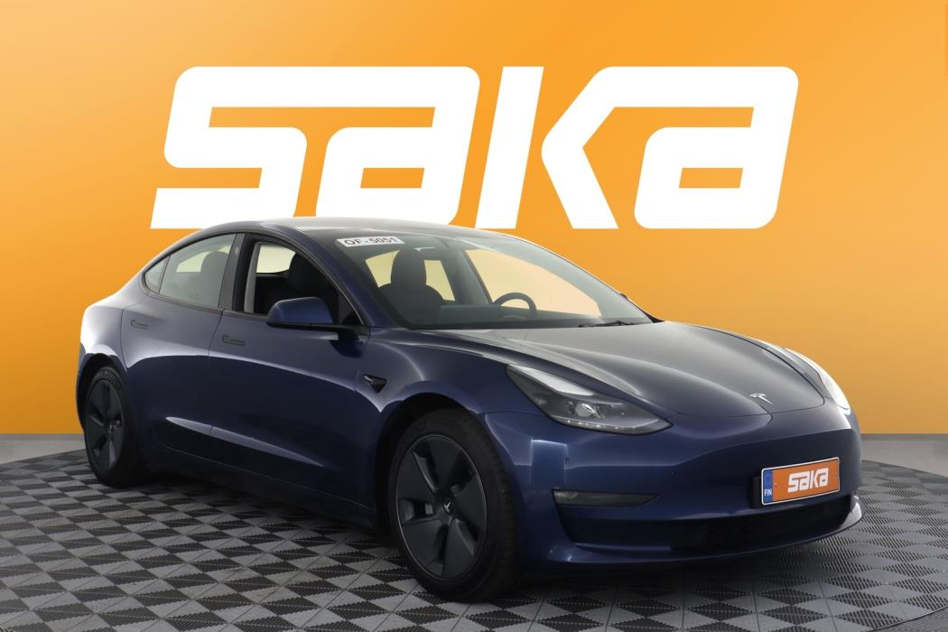 TESLA Model 3 2022