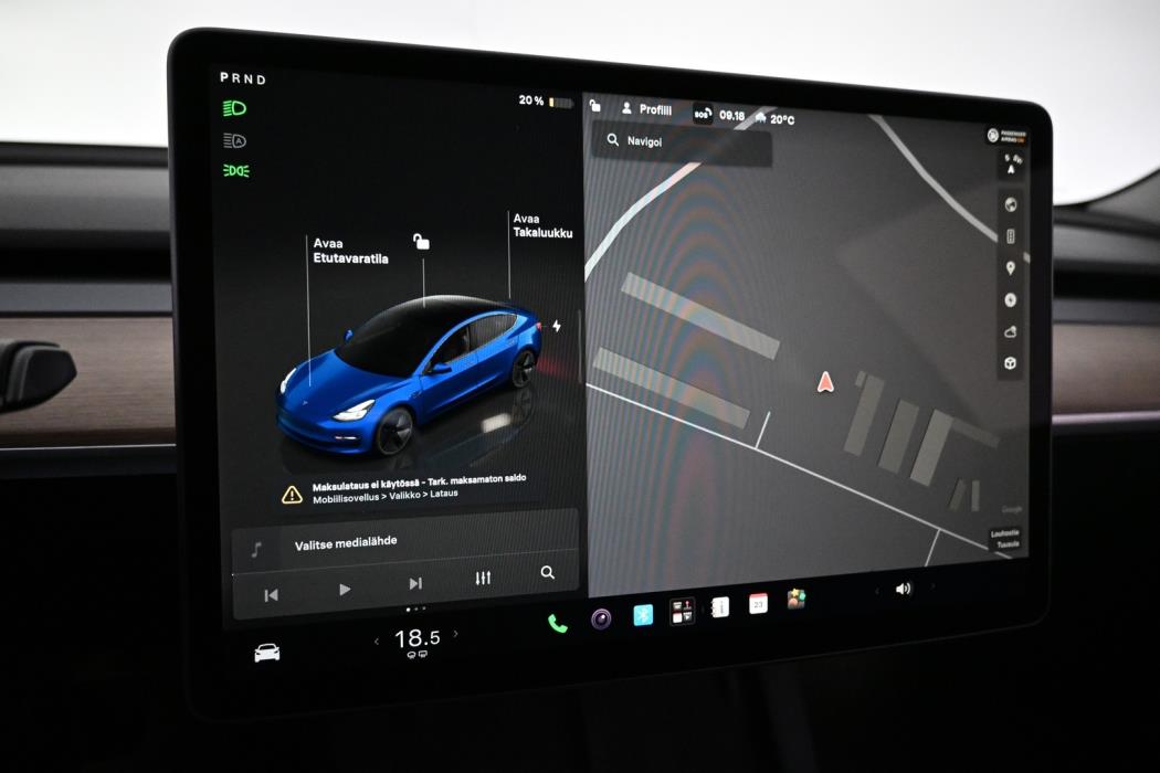 TESLA Model 3 2022
