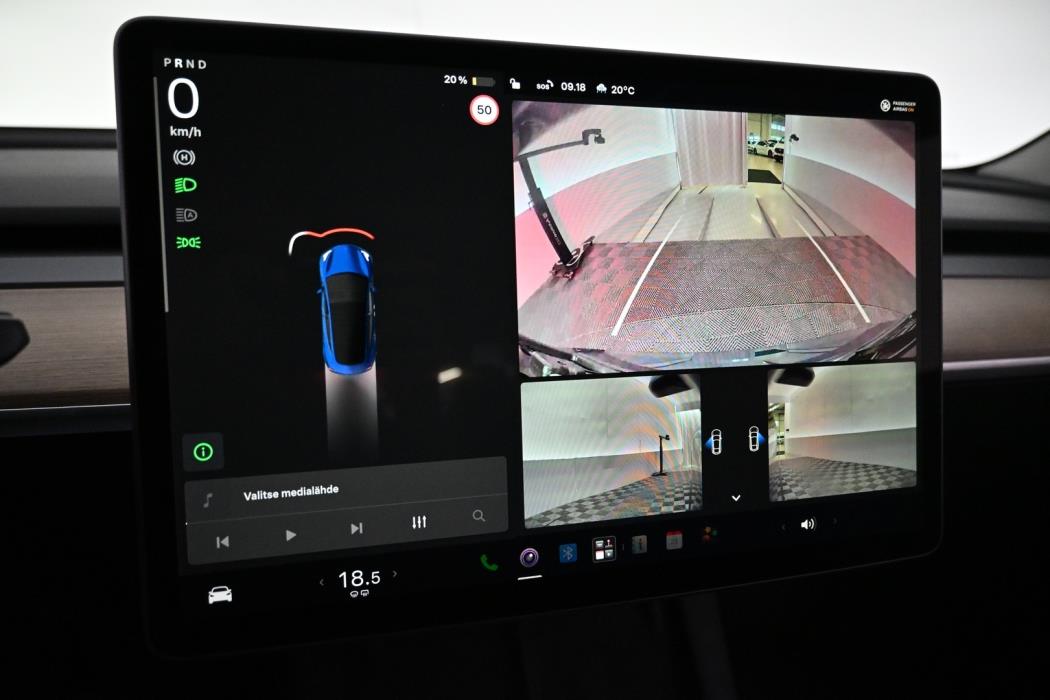 TESLA Model 3 2022