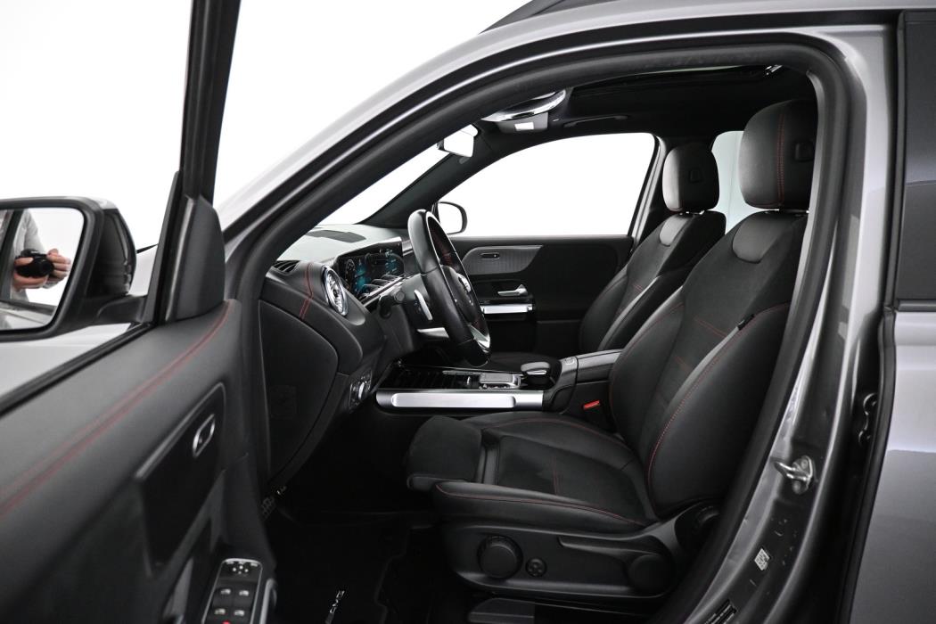 MERCEDES-BENZ EQB 2023