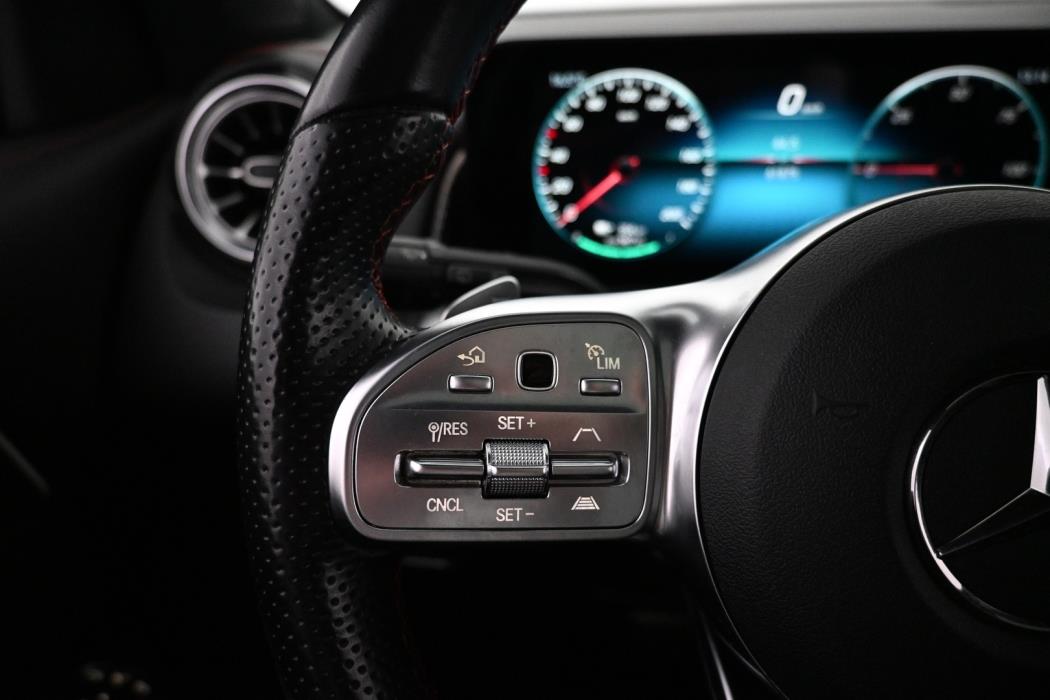 MERCEDES-BENZ EQB 2023