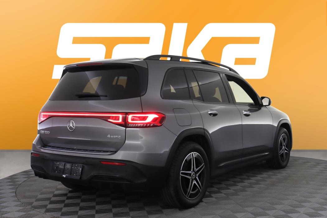 MERCEDES-BENZ EQB 2023