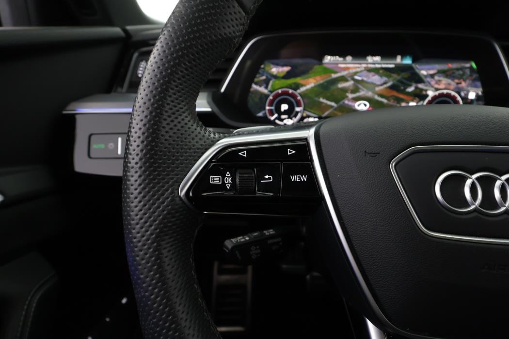 AUDI Q8 e-tron 2024