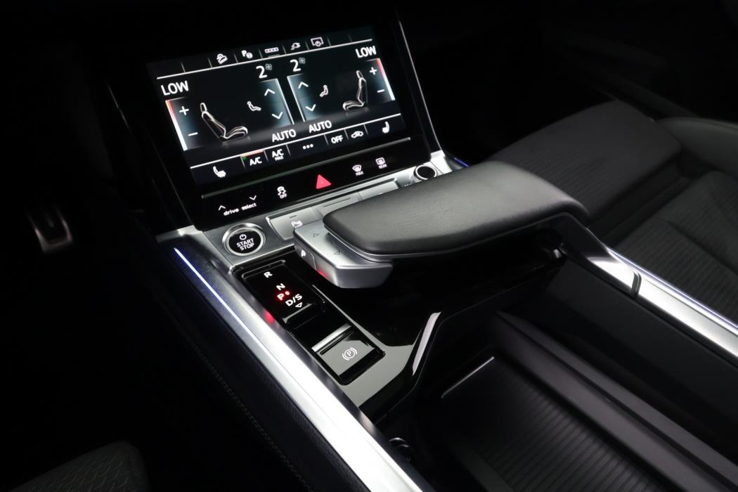 AUDI Q8 e-tron 2024
