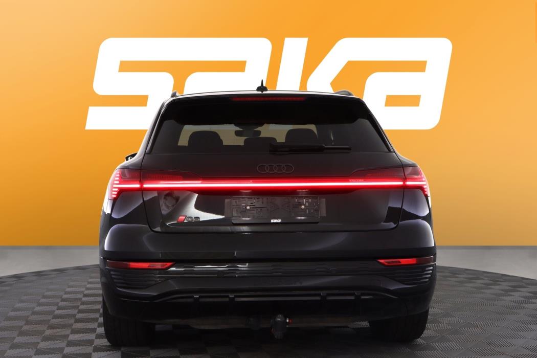 AUDI Q8 e-tron 2024